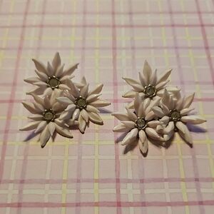 Vintage Floral White Clip Earrings